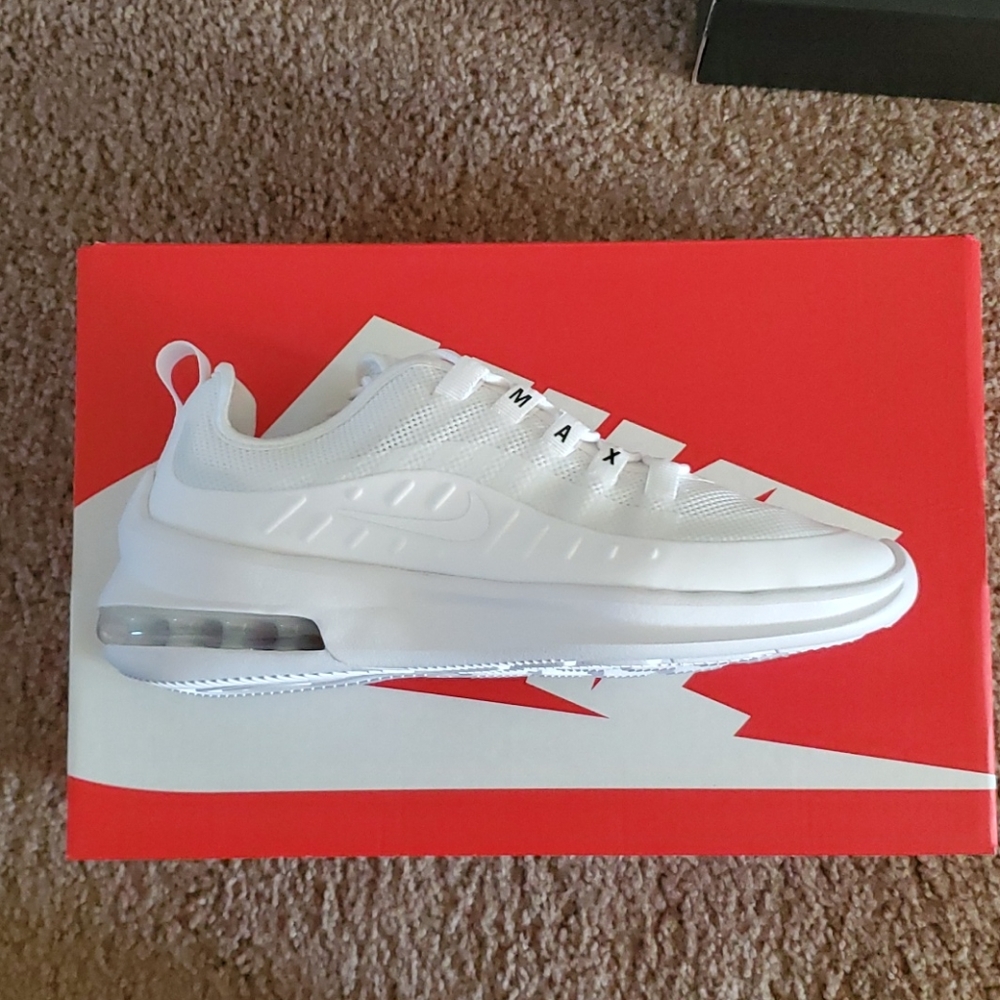 Nike airmax axis